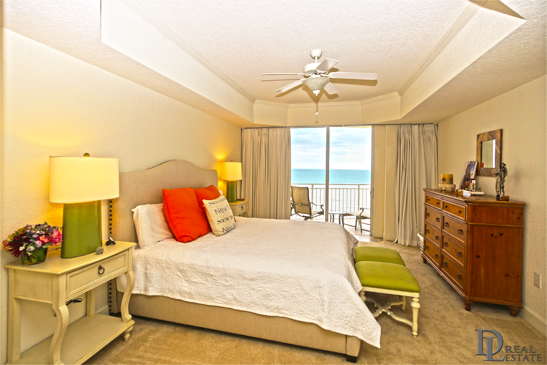 Island Crowne 1104 - Daytona Beach - FL Oceanfront Condo - Beachfront Master Suite